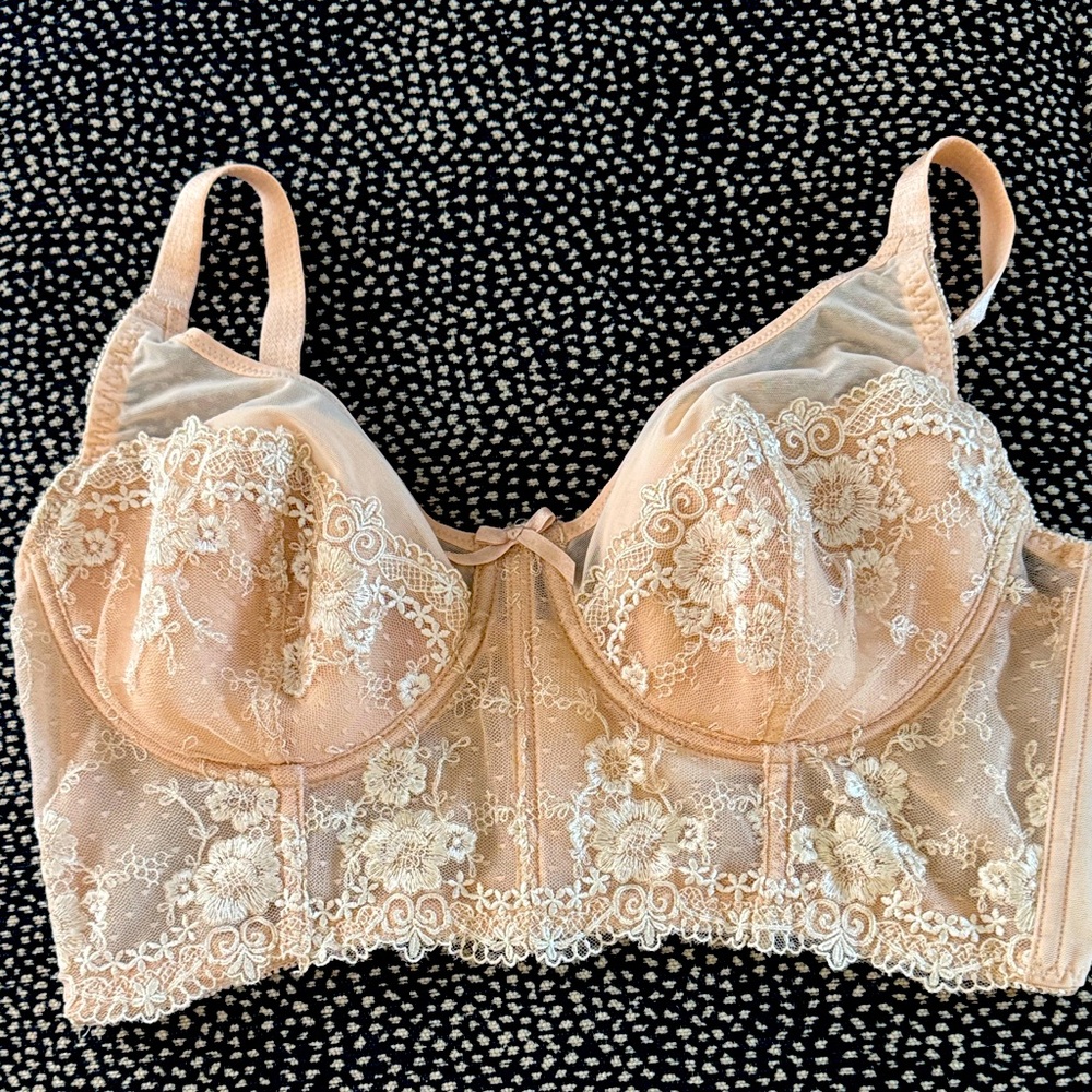 Frederick's of Hollywood Lace Bra - Cream/Nude 36D Corset Bra Underwire NWOT